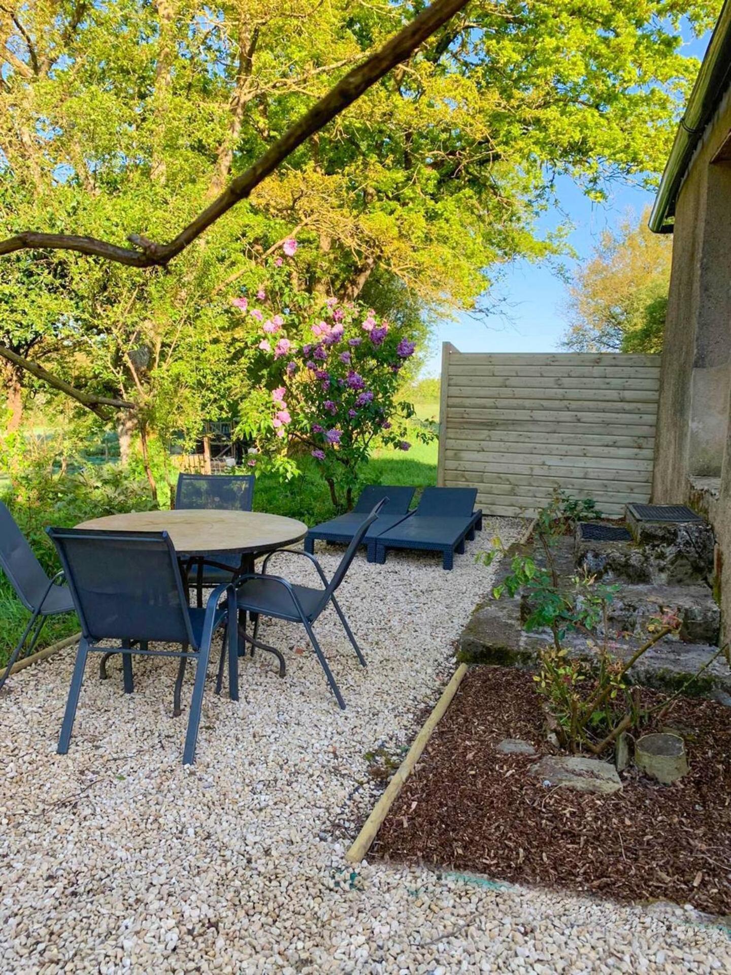 Le Clos Des Ecorcins - Terrasse - Parking Prive Saint-Amand-sur-Sevre Exterior photo